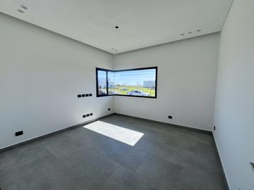 CASA EN VENTA, PUERTOS, BARRIO COSTAS, LOTE AL 100