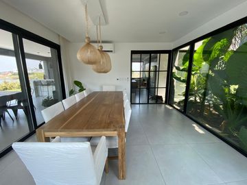 Casa en venta premium  a la laguna en Canton Islas