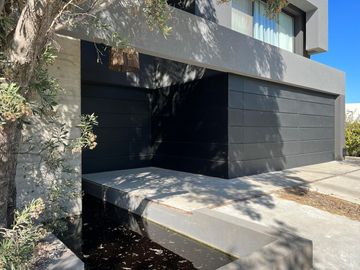 Casa en venta premium  a la laguna en Canton Islas