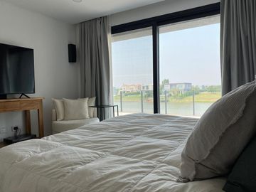 Casa en venta premium  a la laguna en Canton Islas