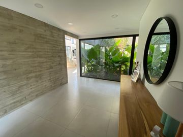 Casa en venta premium  a la laguna en Canton Islas