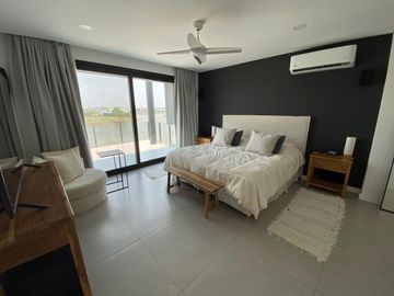 Casa en venta premium  a la laguna en Canton Islas