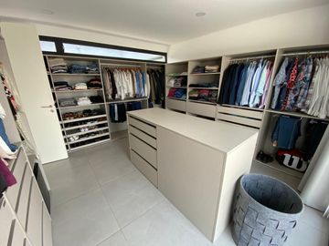 Casa en venta premium  a la laguna en Canton Islas