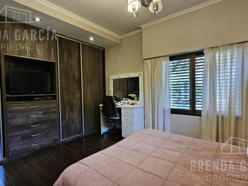 Casa en 3 Plantas En Venta En Colon Entre Ríos.