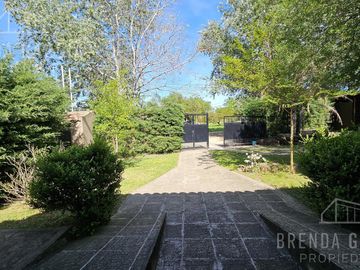 Casa en 3 Plantas En Venta En Colon Entre Ríos.