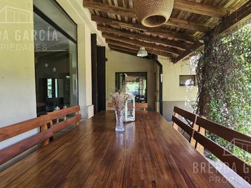 Casa en 3 Plantas En Venta En Colon Entre Ríos.