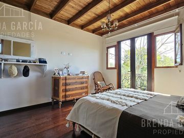 Casa en 3 Plantas En Venta En Colon Entre Ríos.