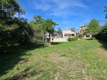 Casa en 3 Plantas En Venta En Colon Entre Ríos.