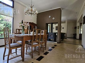 Casa en 3 Plantas En Venta En Colon Entre Ríos.