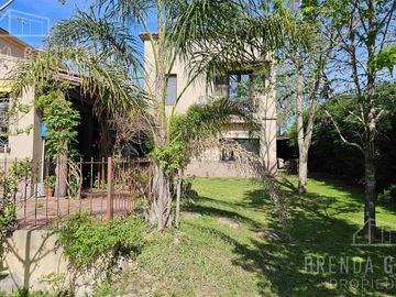 Casa en 3 Plantas En Venta En Colon Entre Ríos.