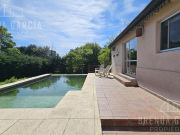 Casa en 3 Plantas En Venta En Colon Entre Ríos.