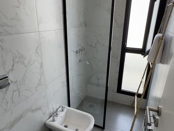 Dúplex en housing de 2 dormitorios y medio a estrenar en B° Nuevo poeta Lugones