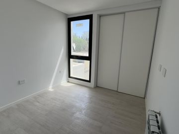 Dúplex en housing de 2 dormitorios y medio a estrenar en B° Nuevo poeta Lugones
