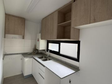 Dúplex en housing de 2 dormitorios y medio a estrenar en B° Nuevo poeta Lugones