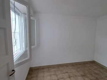 Casa en Ph de cuatro ambientes con patio y Garage.