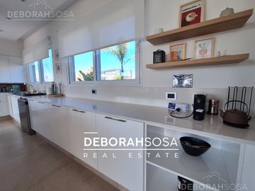 Casa en  Venta en El Canton-a la laguna-zona norte-escobar-el canton -