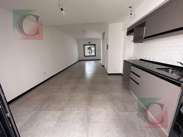 Venta Duplex 3 ambientes a Estrenar con entrada para auto y Patio (sin expensas)    Lomas de Zamora