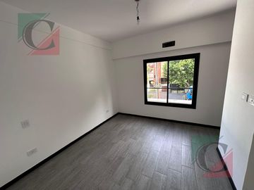 Venta Duplex 3 ambientes a Estrenar con entrada para auto y Patio (sin expensas)    Lomas de Zamora