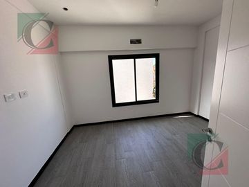 Venta Duplex 3 ambientes a Estrenar con entrada para auto y Patio (sin expensas)    Lomas de Zamora
