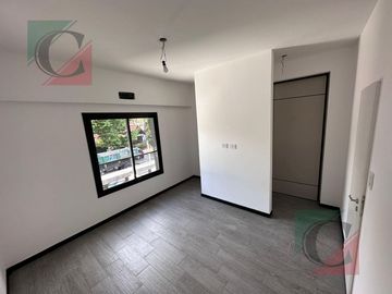 Venta Duplex 3 ambientes a Estrenar con entrada para auto y Patio (sin expensas)    Lomas de Zamora