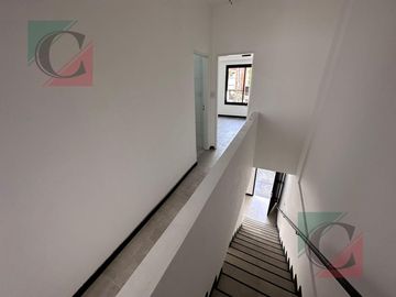 Venta Duplex 3 ambientes a Estrenar con entrada para auto y Patio (sin expensas)    Lomas de Zamora