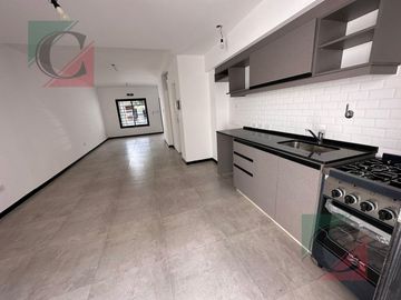 Venta Duplex 3 ambientes a Estrenar con entrada para auto y Patio (sin expensas)    Lomas de Zamora