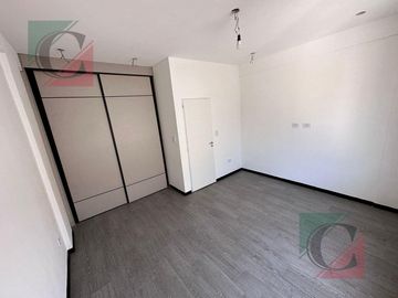 Venta Duplex 3 ambientes a Estrenar con entrada para auto y Patio (sin expensas)    Lomas de Zamora