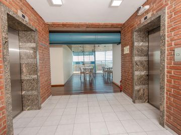 Se vende Semipiso Categoría -FRENTE A PLAZA ESPAÑA- B° Nueva córdoba-
