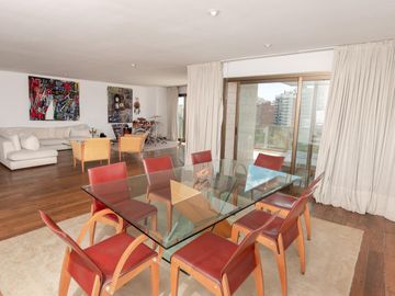 Se vende Semipiso Categoría -FRENTE A PLAZA ESPAÑA- B° Nueva córdoba-