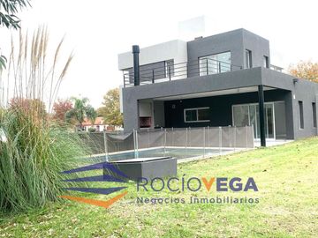 Casa en venta en  Boca Raton Country Club, Pilar