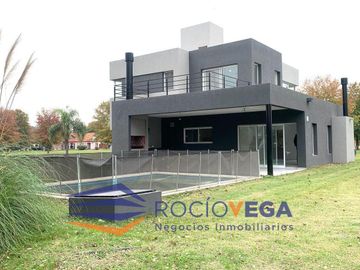 Casa en venta en  Boca Raton Country Club, Pilar