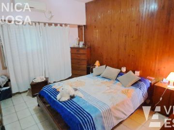 Casa en venta  de seis ambientes, Moron sur.