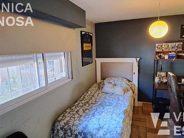 Casa en venta  de seis ambientes, Moron sur.