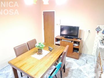 Casa en venta  de seis ambientes, Moron sur.