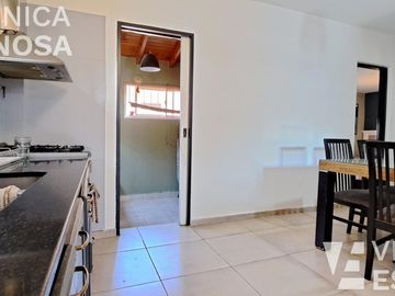Casa en venta  de seis ambientes, Moron sur.