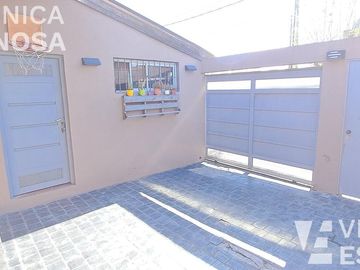 Casa en venta  de seis ambientes, Moron sur.