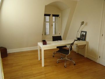 Venta con Renta  Imponente Casa en Lomas de San Isidro 10 ambientes