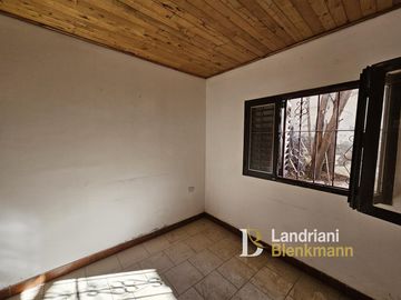 Casa en  Sargento Cabral al 1000