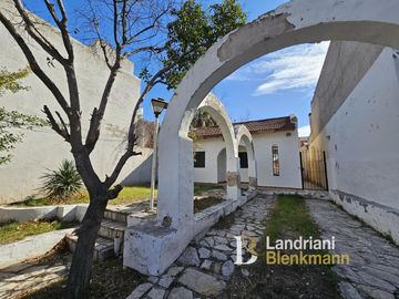 Casa en  Sargento Cabral al 1000