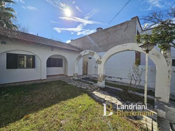 Casa en  Sargento Cabral al 1000