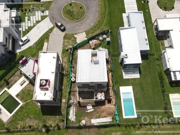 Casa en venta de  5 ambientes a estrenar  en barrio cerrado La Reserva de Hudson, Berazategui