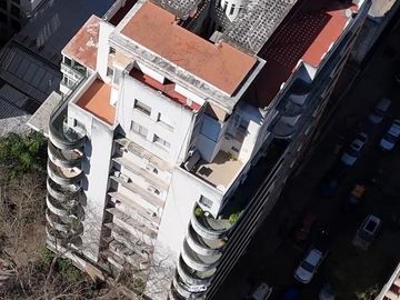 Departamento en  VENTA Semi Piso con Balcon terraza sobre Bv. Oroño