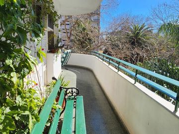 Departamento en  VENTA Semi Piso con Balcon terraza sobre Bv. Oroño