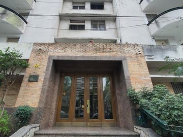 Departamento en  VENTA Semi Piso con Balcon terraza sobre Bv. Oroño