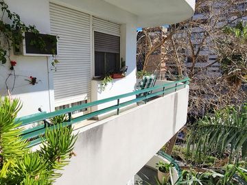 Departamento en  VENTA Semi Piso con Balcon terraza sobre Bv. Oroño