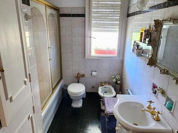 Departamento en  VENTA Semi Piso con Balcon terraza sobre Bv. Oroño