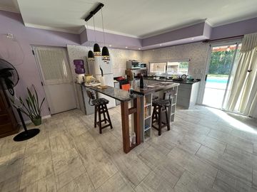 Hermosa Propiedad en el Barrio El Ensueño