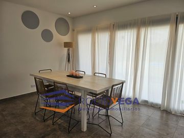 Casa en venta en el Barrio Acacias, Puertos del Lago, Escobar