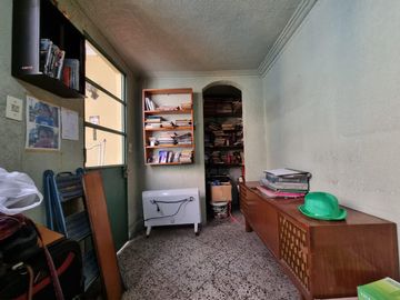PH 3 amb c/terraza. Lanús oeste pleno centro. Sin expensas. Venta