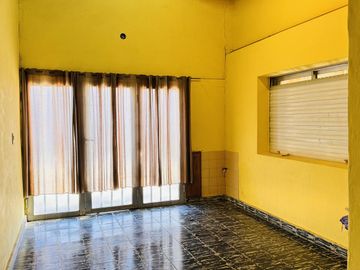 Casa zona Centro Colón Importante Lote